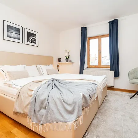 Lavish And Chic Duplex Apartment Prague Exterior photo
